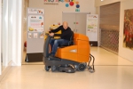 The new TASKI swingo 5000 scrubber drier is ideal for floors in shopping centres and other large buildings.