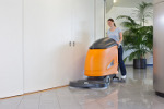 The TASKI by Diversey swingo 1850 scrubber drier is ideal for high performance conventional and daytime cleaning in retail, healthcare and general applications.