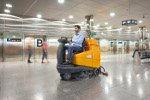 The new TASKI swingo 4000 scrubber drier from Diversey is ideal for large floors in airports and railway stations.