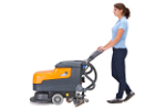 The compact design and low profile of the TASKI by Diversey swingo 455 machine combine with a working width of 43cm to ensure it can cover large floors quickly.